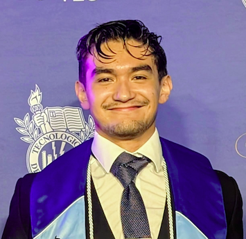 Adán Flores