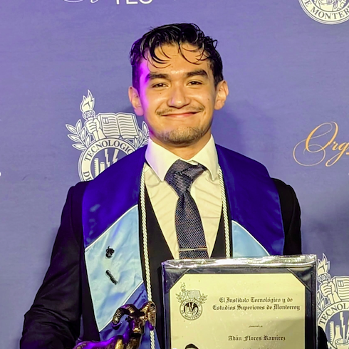 Adán Flores